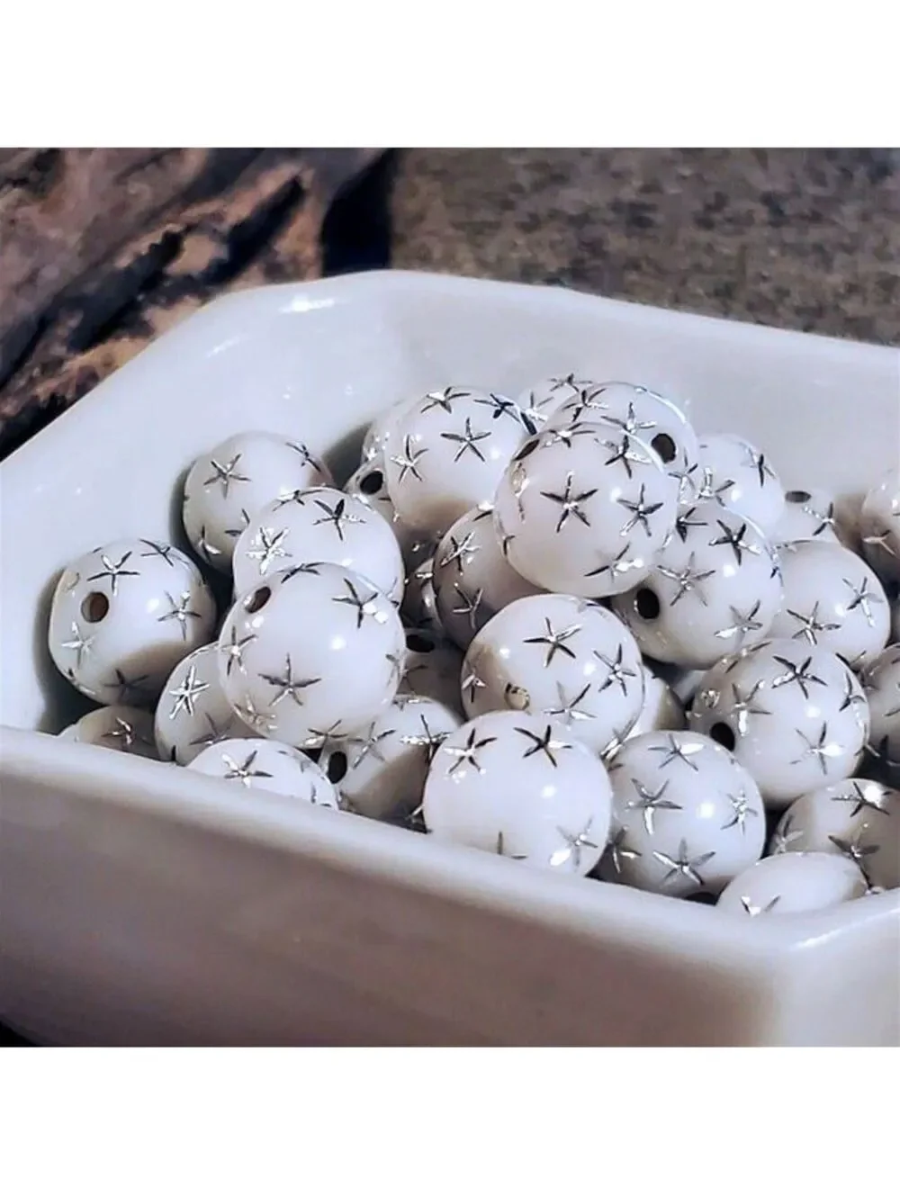 10 Vintage Retro White Silver Stars 12mm Round Acrylic Shabby Chic Beads